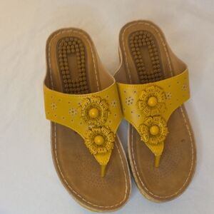 Women’s Yellow Floral Toe-Post Sandals with Cushioned Footbed